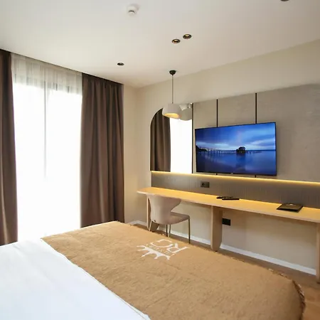 Regina Palm Hotel Orikumi