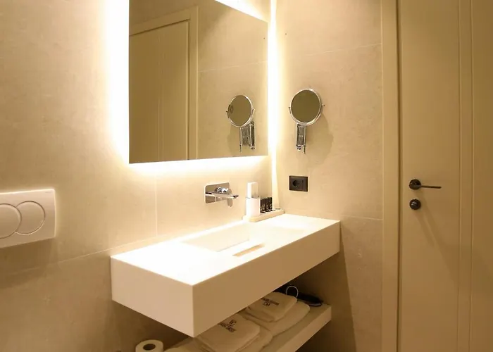 Regina Palm Hotell Bashkia e Orikumit