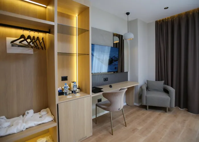 Regina Palm Hotell Bashkia e Orikumit